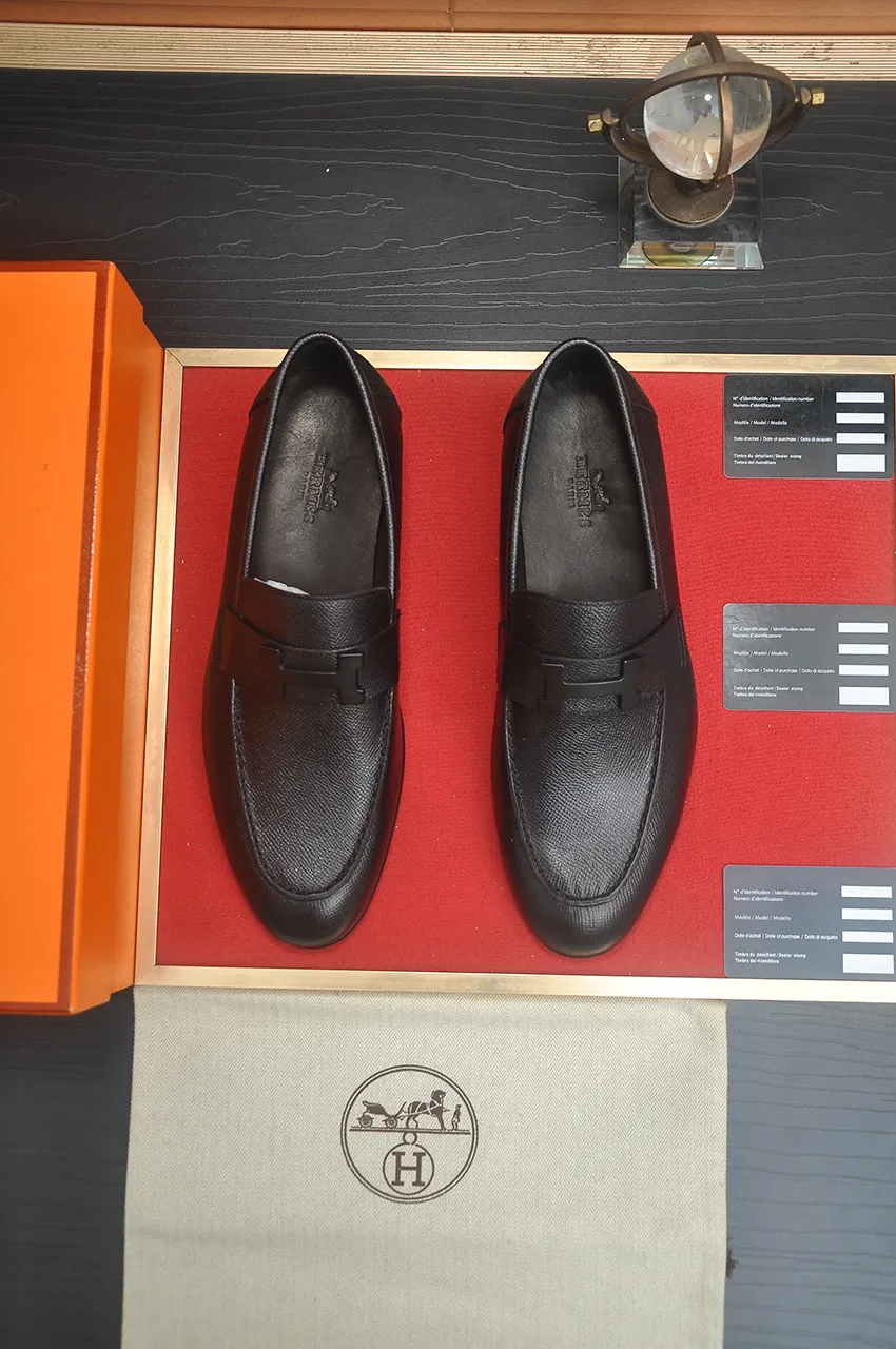 Men's shoes💰540💶[HERMES] (cowhide lining)🍀Italian top luxury🍀He does not pursue novel styles and gorgeous colors, but attracts the favor of successful men with his flawless, elegant and classic style. Formal leather shoes This very comfortable, simple and stable style allows you to easily match any style! The pattern is absolutely 1:1 refined from the original case, and we strive for excellence in materials, imported cowhide + cowhide lining💪💪💪extraordinary texture👍! .Code number: 39-45 (45 customized)